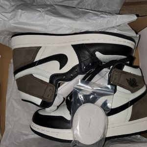 Air Jordan 1 Dark Mocha